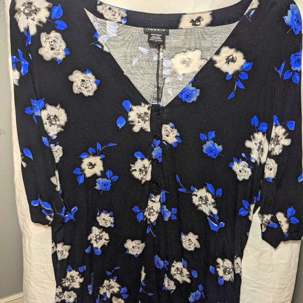Torrid Size 1 Floral Quarter sleeve Tunic